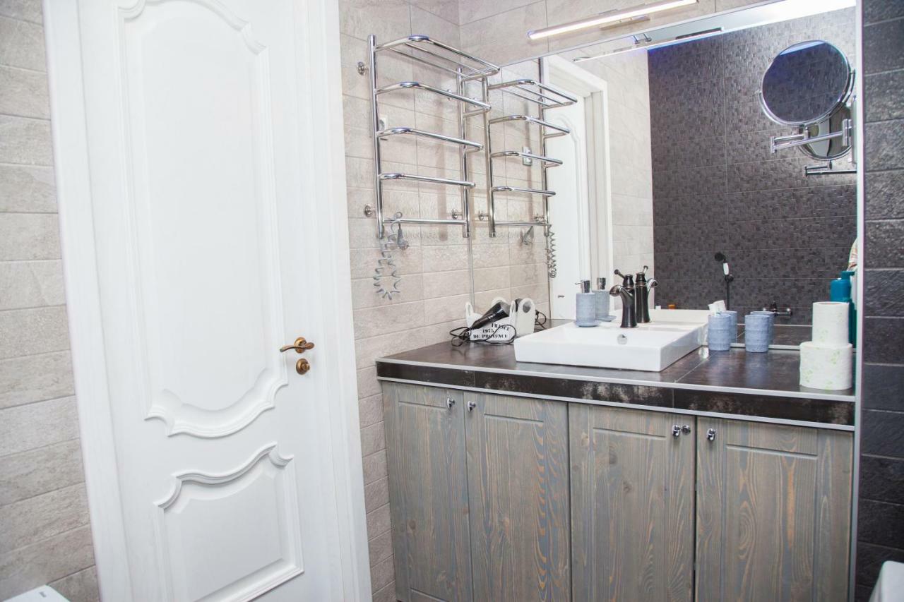 Vip Apartment On Lobanovskogo 19 Street Zaporizhia Extérieur photo